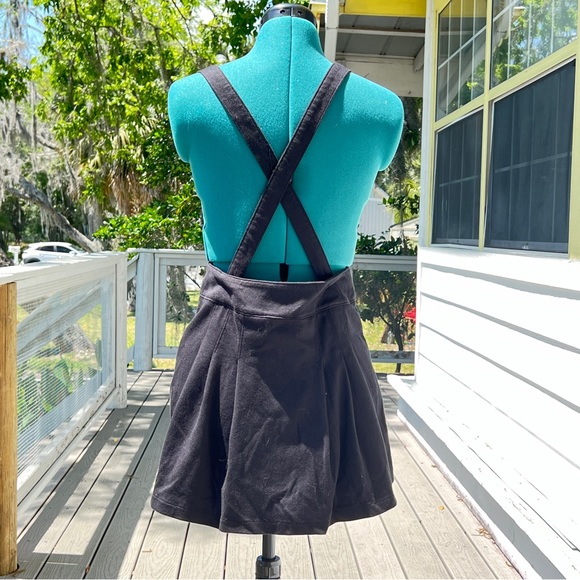 Mad Style By True Jackson: Black Jumper Skirt Adjustable Suspenders. Size XL. - Picture 2 of 9